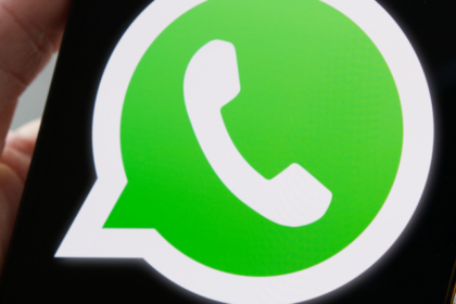 whatsapp-logo-phone-close